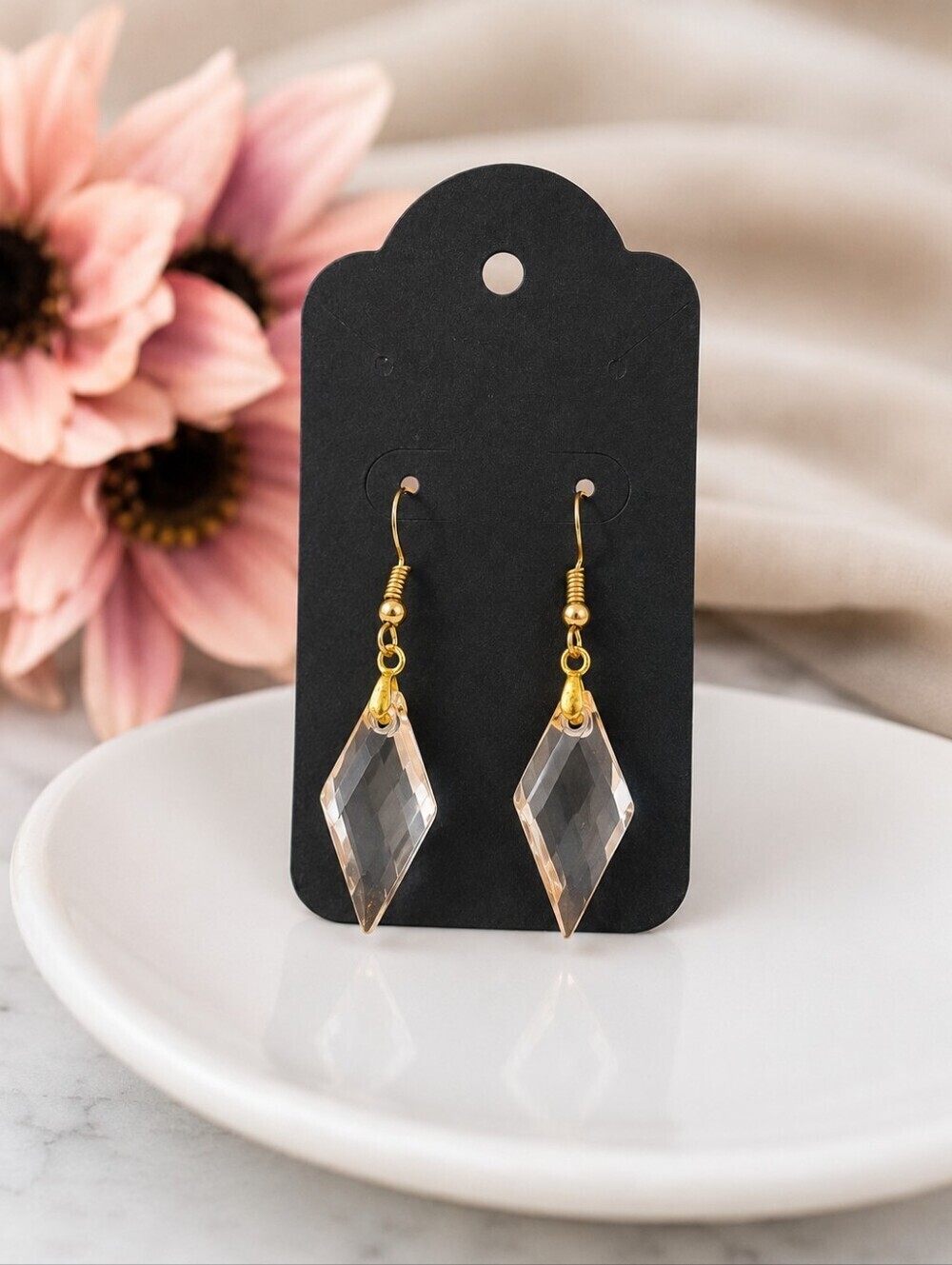 🌸2/$16🌸 Faceted Clear Acrylic Drop Earrings – Gold Geometric Dangle Earrings